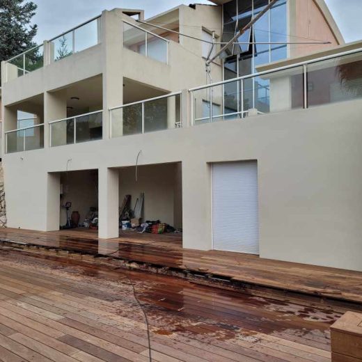 Ravalement de façade à Villeneuve-Loubet : rénovation, nettoyage et peinture extérieure