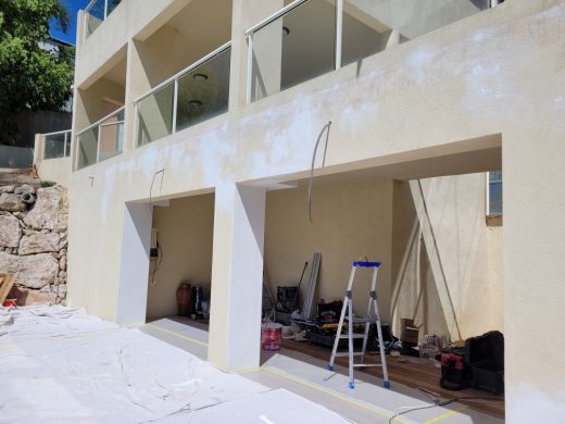 Ravalement de façade à Villeneuve-Loubet : rénovation, nettoyage et peinture extérieure