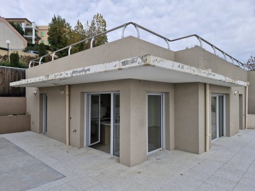 Ravalement de façade à Villeneuve-Loubet : rénovation, nettoyage et peinture extérieure
