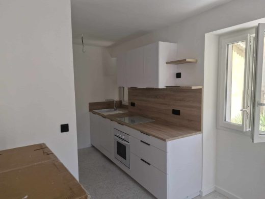 R&#x00E9;novation&#x20;peinture&#x20;int&#x00E9;rieure&#x20;&#x00E0;&#x20;Saint-Martin-du-Var&#x20;&#x3A;&#x20;retour&#x20;de&#x20;chantier&#x20;sur&#x20;une&#x20;maison&#x20;&#x00E0;&#x20;&#x00E9;tage